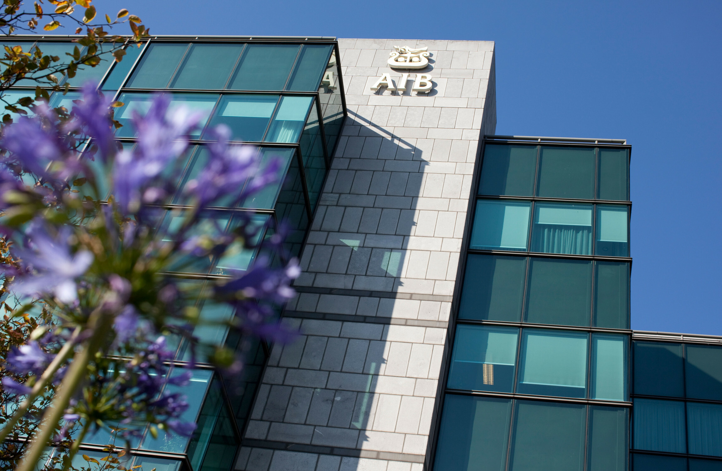 State sells 5% stake in AIB, bringing its share below 50% for the first time since 2008 crash - Vimarsana News