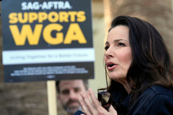 Actors' union president Fran Drescher says strike is 'seminal hour' for workers - Vimarsana News