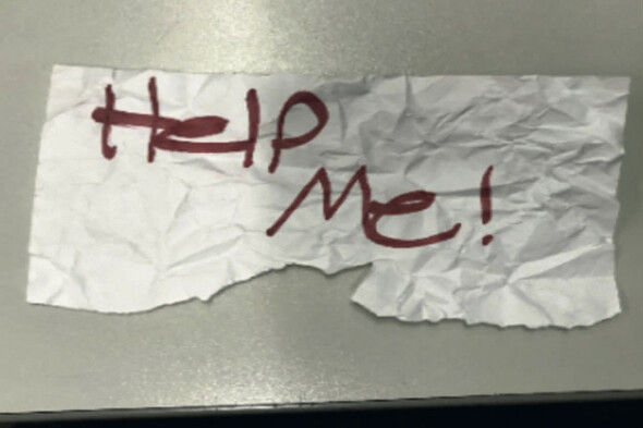 Kidnapped teenager rescued when she signalled passersby with handwritten 'Help Me!' sign - Vimarsana News