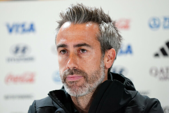 Spain coach refuses to answer questions on his relationship with players - Vimarsana News