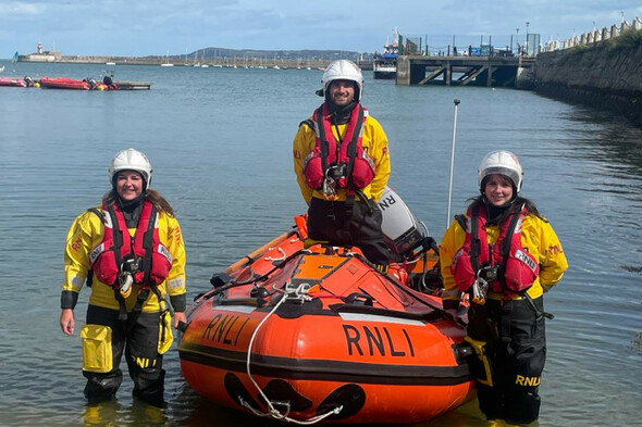 Swimmers rescued by RNLI near Dalkey Island - Vimarsana News