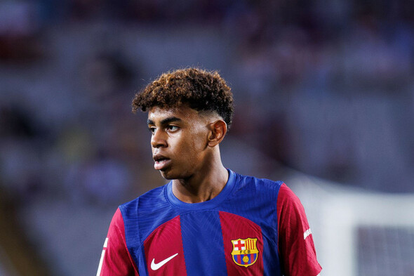 16-year-old hailed after shining for Barcelona - Vimarsana News