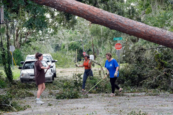 Storm Idalia: One dead as tropical storm leaves destruction across Georgia and Florida - Vimarsana News