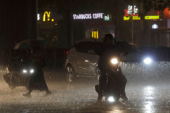 Thousands evacuated as Typhoon Haikui hits landfall in Taiwan - Vimarsana News