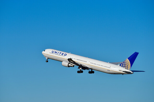 United Airlines flights resume after being halted due to equipment outage - Vimarsana News