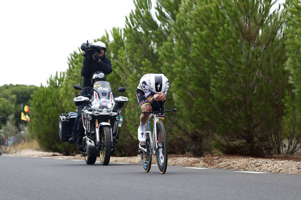 Defending champ Evenepoel hurts GC rivals with impressive Vuelta time trial - Vimarsana News