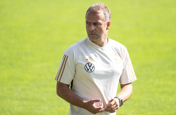 Германия увольняет своего тренера Ханси Флика после унизительного 42-го поражения