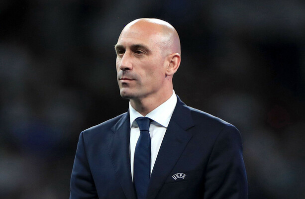 « Je ne peux pas continuer mon travail » – Luis Rubiales dit qu’il démissionnera après le scandale du baiser