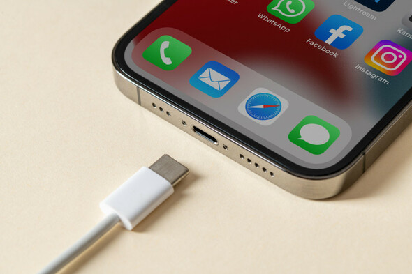 Apple expected to bow to European Union and unveil iPhone with USB-C charger - Vimarsana News