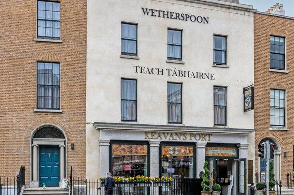 JD Wetherspoon's Keavan's Port Hotel licence renewed following challenge by neighbours - Vimarsana News
