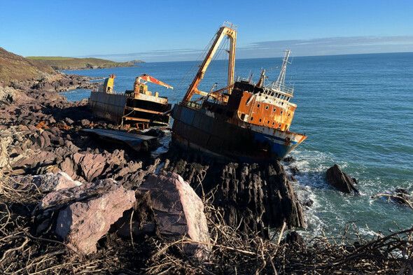 Wreck of 'ghost ship' in east Cork posed an 'unacceptable' risk to members of the public - Vimarsana News