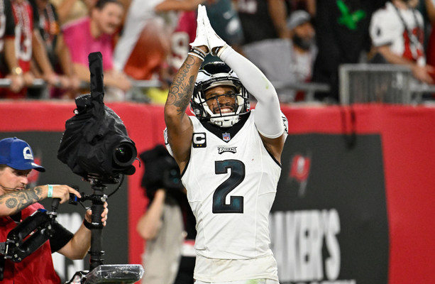 Eagles sink Buccaneers to stay unbeaten, Bengals claw Rams, National