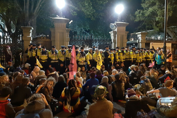 Two Extinction Rebellion protesters who locked themselves to Dáil gates in 2019 spared jail - Vimarsana News