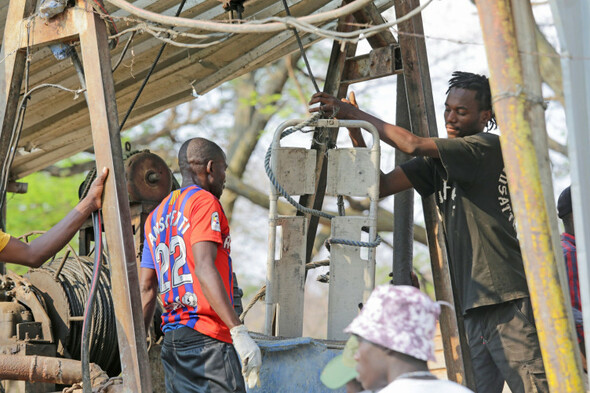 Death toll in Zimbabwean mine collapse expected to rise to 13 - Vimarsana News