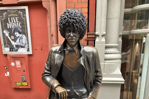 Phil Lynott statue needs repairs after being damaged by fans' plectrum tributes - Vimarsana News