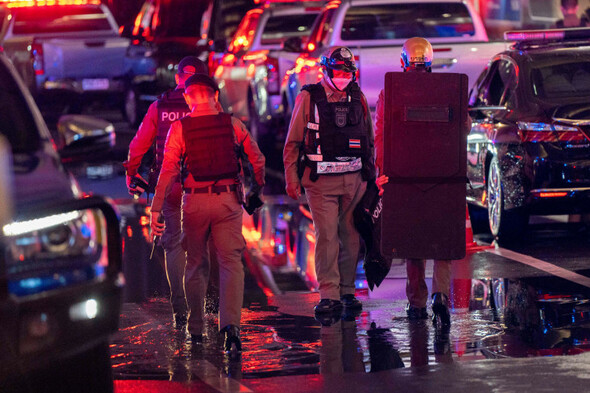 14-year-old boy arrested after two people killed in shooting at packed Bangkok shopping centre - Vimarsana News