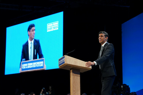 Trolleys of champagne and guide dog apologies: What is going on at the 2023 Tory Conference? - Vimarsana News