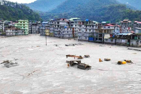 77 people die in floods in India after glacial lake bursts - Vimarsana News