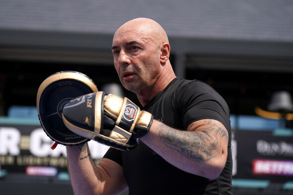 Witnesses describe moment boxing coach Pete Taylor charged at gunman who opened fire on gym - Vimarsana News
