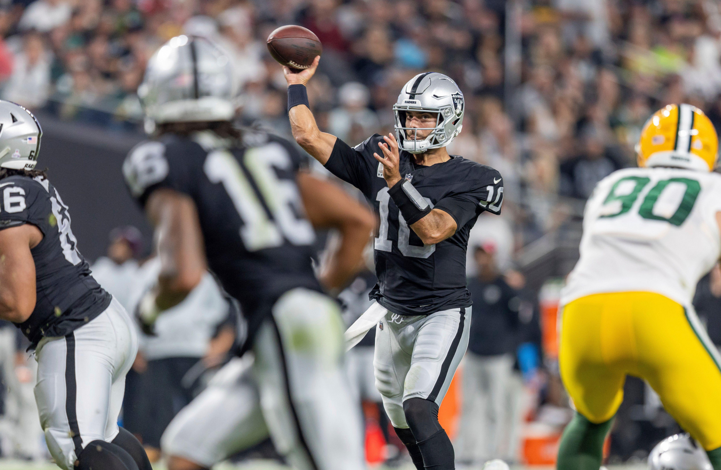 Raiders Snap Three-game Losing Streak With Gritty Win Over Packers