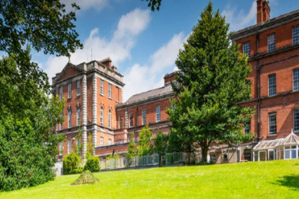 Staff in St Vincent's Hospital left short 'hundreds' of euros in wages amid payroll issues - Vimarsana News