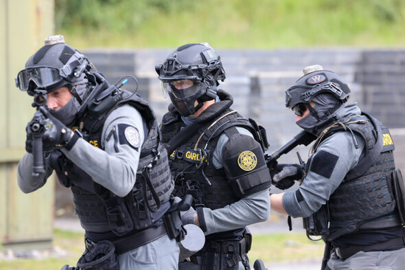 Inside Ireland's armed garda units: How criminal feuds and global training changed the gardaí - Vimarsana News