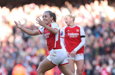 Katie McCabe: I want Arsenal to win, but a strong women's league too