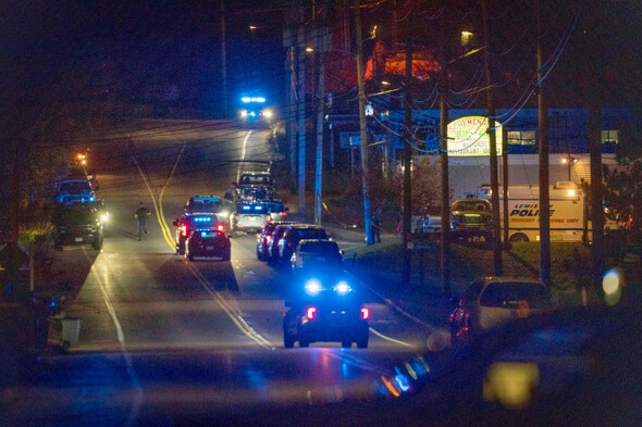 Gunman still at large as at least 16 people killed in shooting in US state of Maine - Vimarsana News