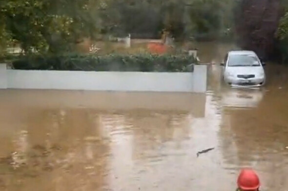 'Everything is damaged': Pregnant woman tells of being rescued from her flooded home - Vimarsana News
