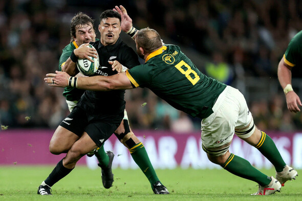 Poll: Who do you think will win tonight's Rugby World Cup final? - Vimarsana News