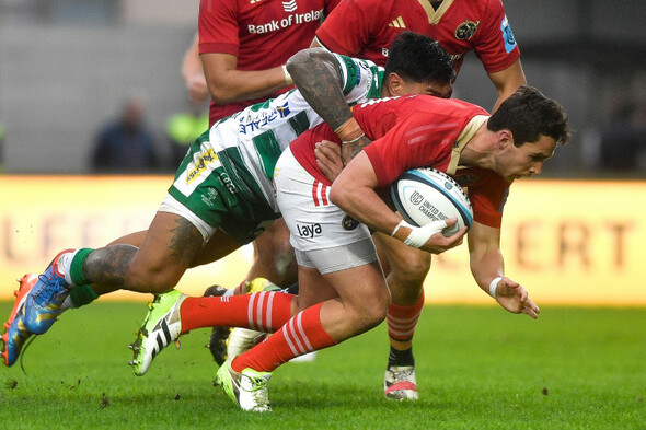Munster weigh up options as they wait for scan results on Carbery hand injury - Vimarsana News