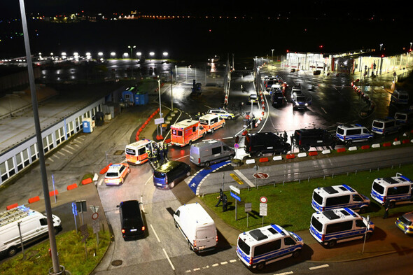 Air traffic at Hamburg airport remains suspended over suspected hostage situation - Vimarsana News