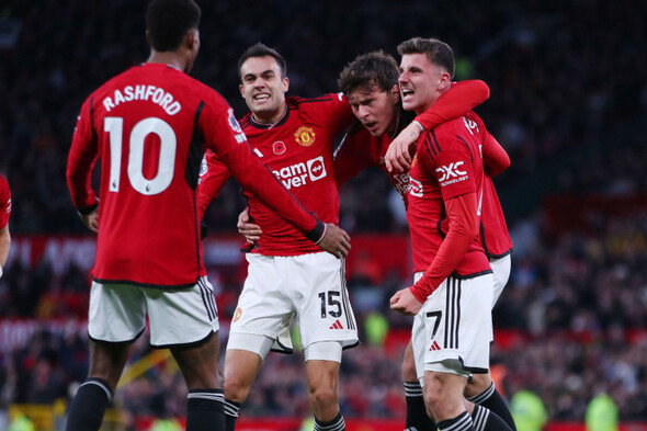 United scrape past Luton thanks to Victor Lindelof strike - Vimarsana News