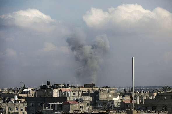 LIVE: Israeli forces raid Gaza's largest hospital; Some Irish citizens begin leaving Gaza - Vimarsana News