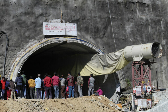 Rescuers prepare to drill through rubble to reach 40 people trapped in collapsed tunnel - Vimarsana News