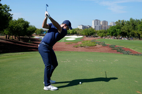 McIlroy hits third-round 65 to stay in the mix in Dubai as Wallace hits 12 birdies - Vimarsana News