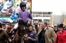 Stage Star survives late scare to claim Paddy Power glory