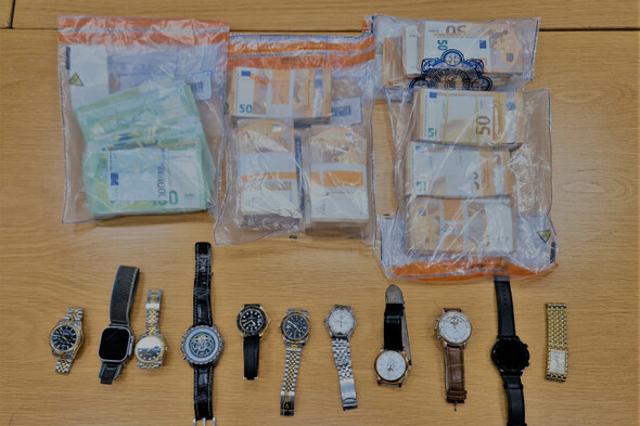 Gardaí seize over €100,000 in cash after Westmeath operation targeting an organised crime group - Vimarsana News