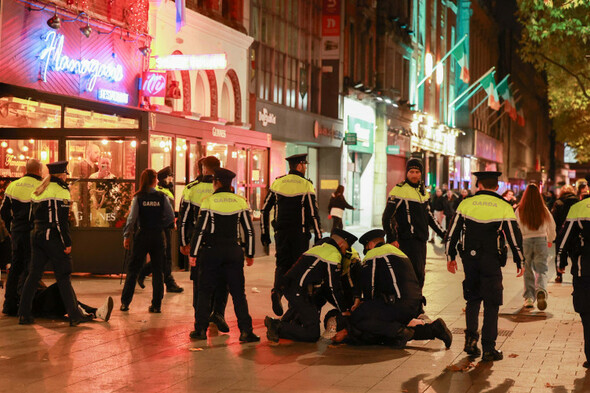 Live: 34 arrested, 13 shops damaged and 11 garda vehicles damaged and destroyed in Dublin violence - Vimarsana News