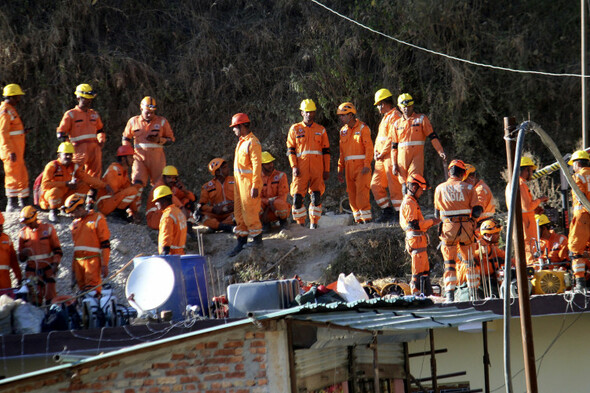 New delay in rescue of 41 workers from collapsed tunnel in India - Vimarsana News