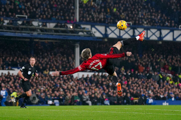 Manchester United claim biggest win of season amid Everton rancour - Vimarsana News