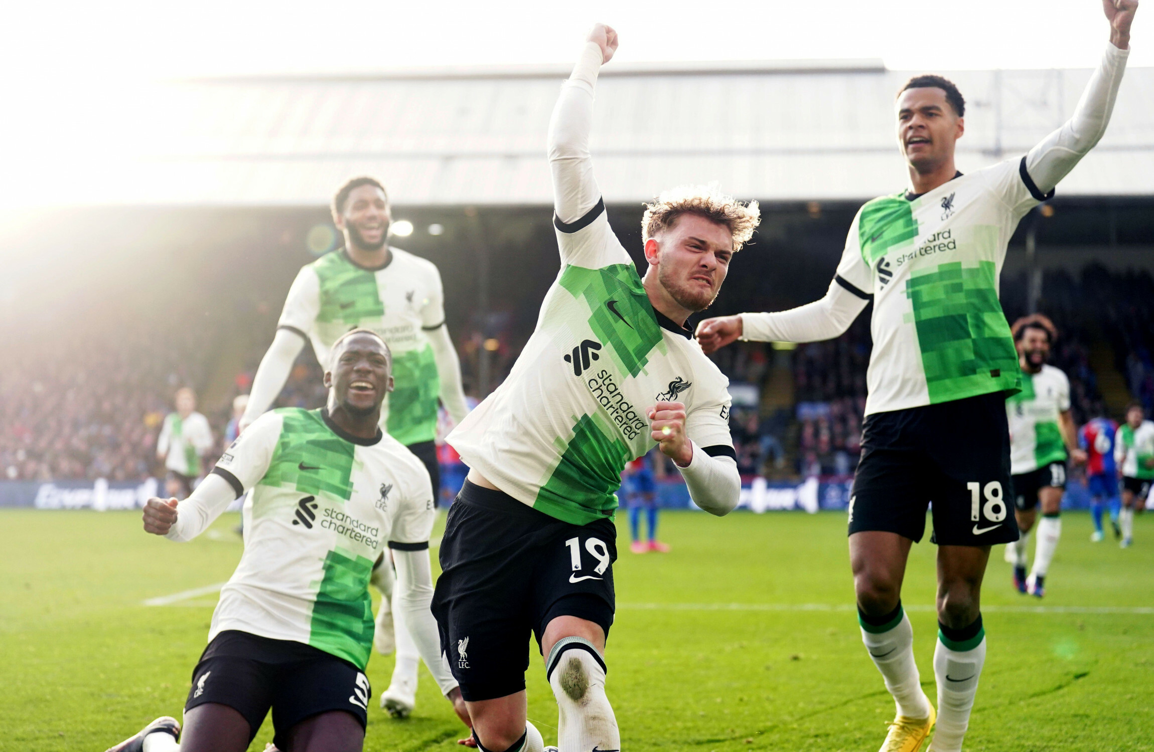 Elliott the late match-winner as Liverpool come from behind again to beat 10-man Palace - Vimarsana News