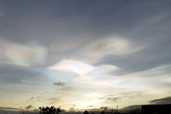 Rare 'rainbow cloud' spotted over Ireland - Vimarsana News