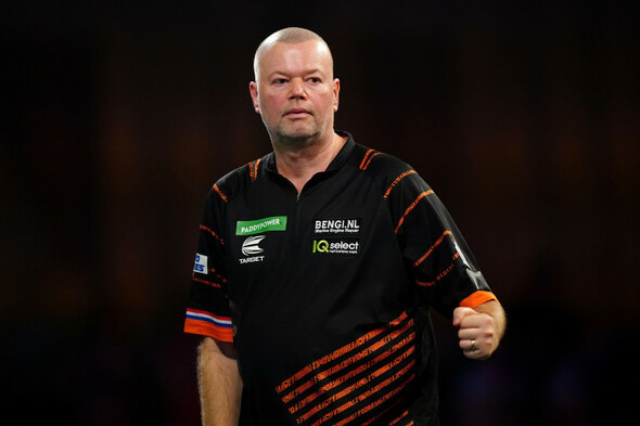 Five-time world champion Van Barneveld rolls back the years to advance at Ally Pally - Vimarsana News