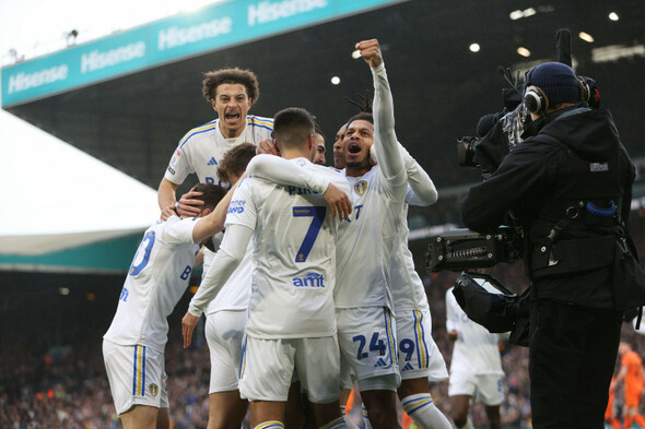Leeds kick-start promotion bid with hammering of high-flying Ipswich - Vimarsana News