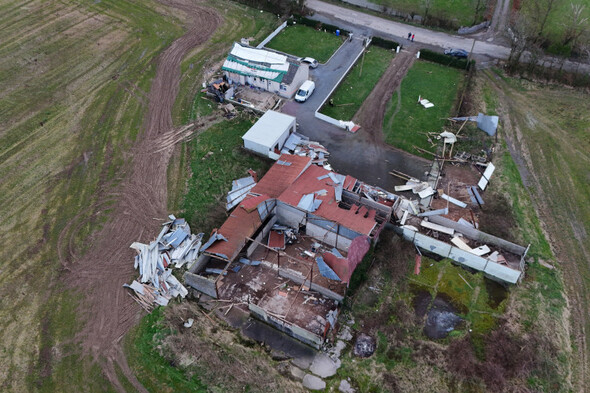 Tornado suspected after buildings damaged by strong winds in Wexford - Vimarsana News