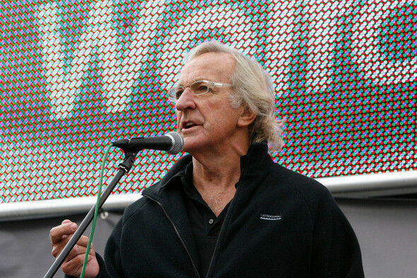 Australian investigative journalist John Pilger dies aged 84 - Vimarsana News
