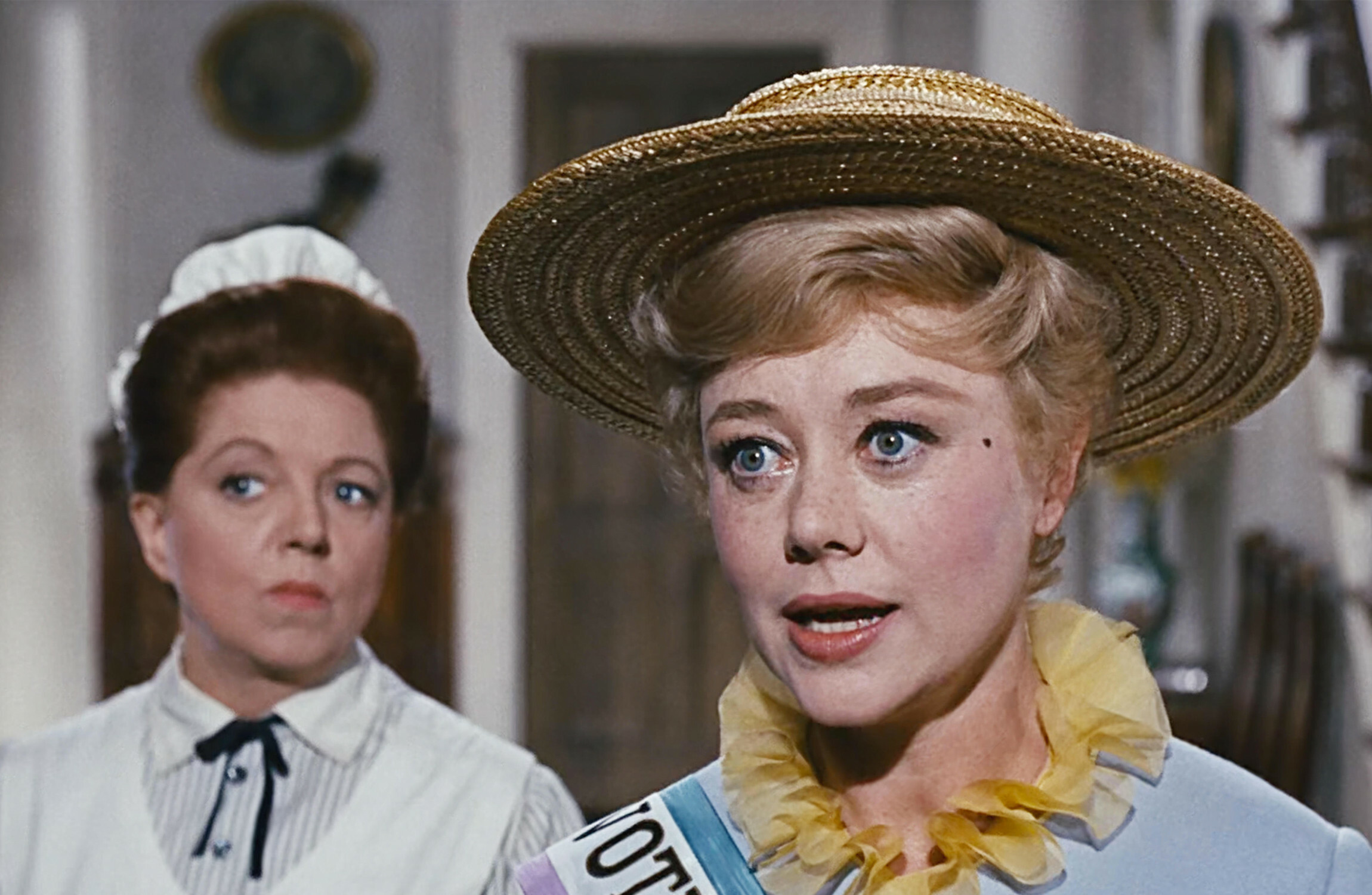 Mary Poppins actress Glynis Johns dies aged 100 - Vimarsana News
