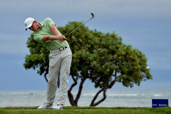 Power 10 strokes back as Australia's Davis grabs lead in Hawaii - Vimarsana News
