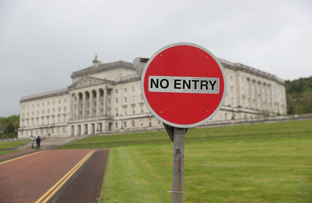 Le Sinn Féin tente de rappeler l’Assemblée de Stormont la semaine prochaine avant la grève du secteur public